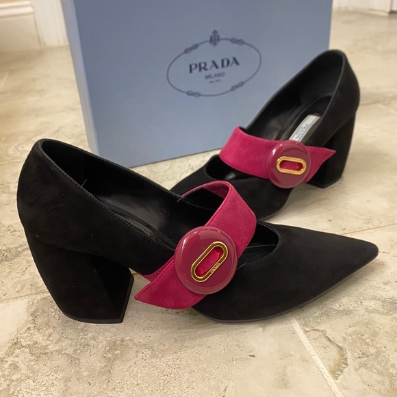 Gorgeous! PRADA Suede Button Pumps🌺 - Picture 2 of 14